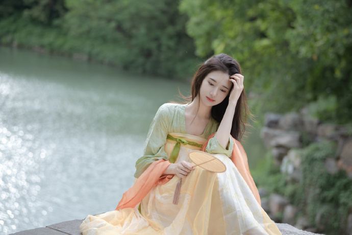 我的天才女友 封面
